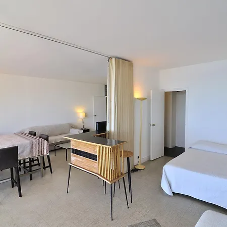 Eden Beach 3 Apartment