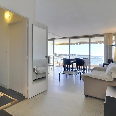 Eden Beach 3 Apartment
